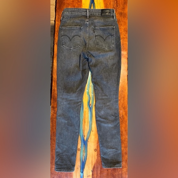 Levi’s 721 High Rise Distressed Skinny Jeans - Picture 2 of 5